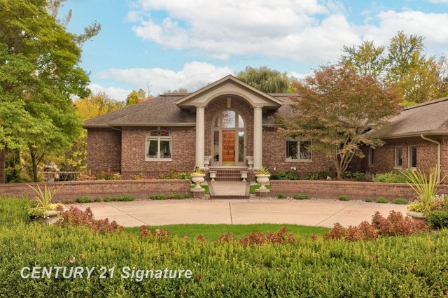 21 Sawmill Creek Trail, Saginaw Twp, MI 48603