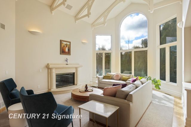 21 Sawmill Creek Trail, Saginaw Twp, MI 48603