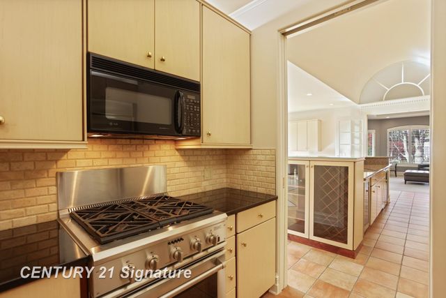 21 Sawmill Creek Trail, Saginaw Twp, MI 48603