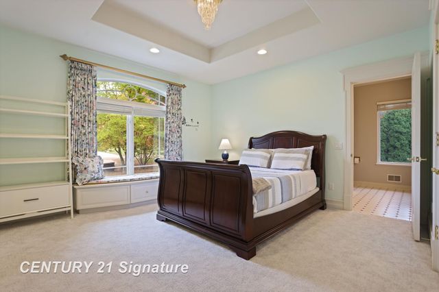 21 Sawmill Creek Trail, Saginaw Twp, MI 48603