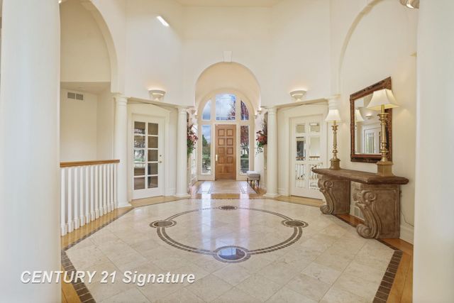 21 Sawmill Creek Trail, Saginaw Twp, MI 48603