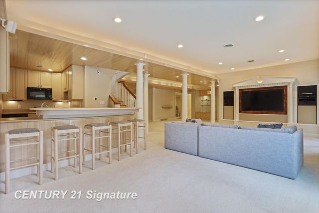 21 Sawmill Creek Trail, Saginaw Twp, MI 48603