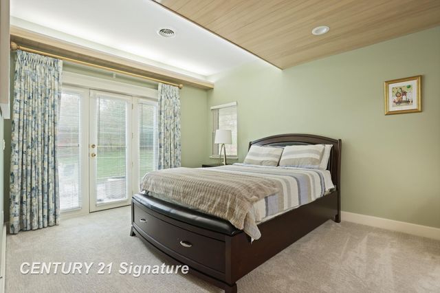 21 Sawmill Creek Trail, Saginaw Twp, MI 48603