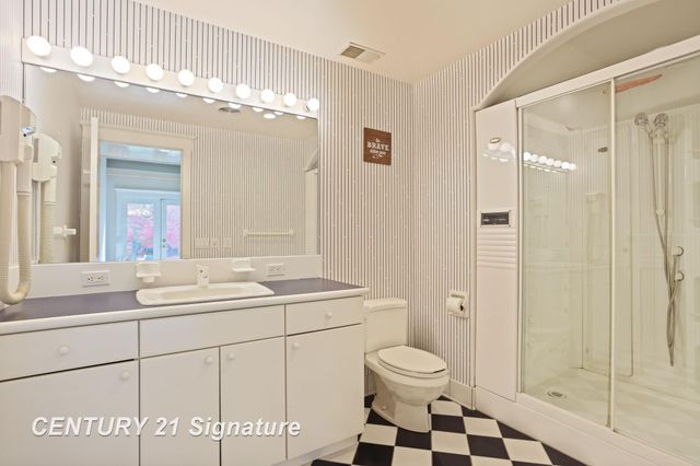 21 Sawmill Creek Trail, Saginaw Twp, MI 48603