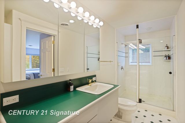 21 Sawmill Creek Trail, Saginaw Twp, MI 48603