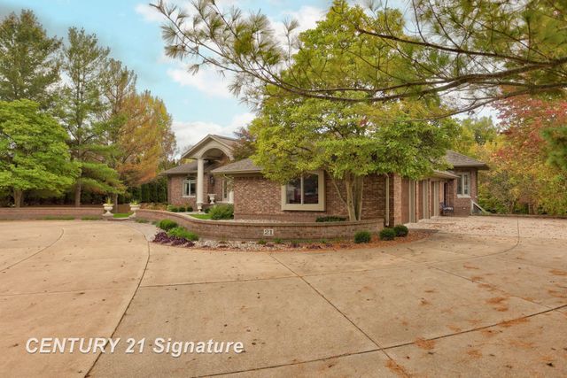 21 Sawmill Creek Trail, Saginaw Twp, MI 48603