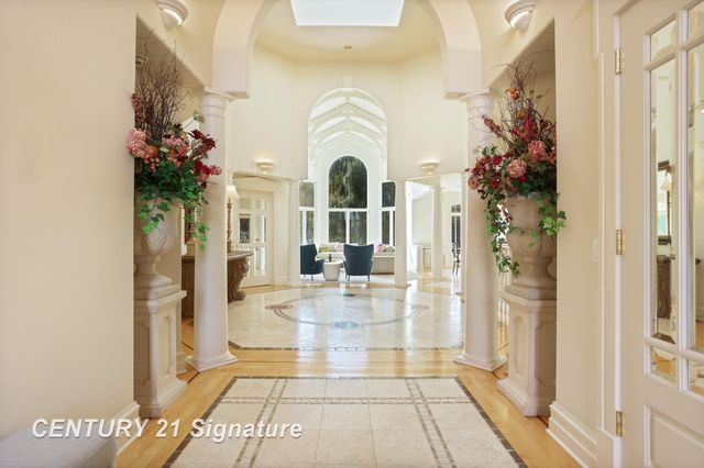 21 Sawmill Creek Trail, Saginaw Twp, MI 48603