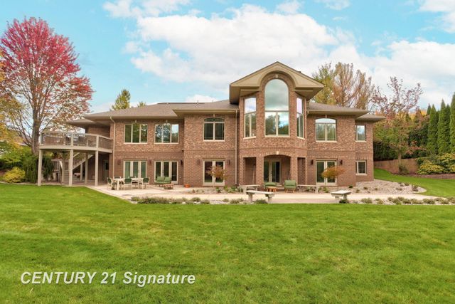 21 Sawmill Creek Trail, Saginaw Twp, MI 48603