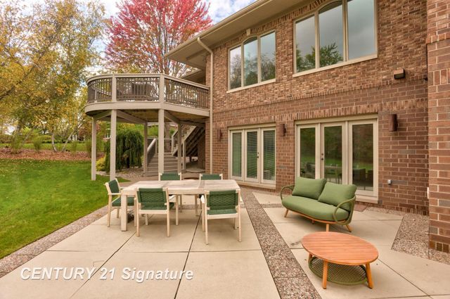 21 Sawmill Creek Trail, Saginaw Twp, MI 48603