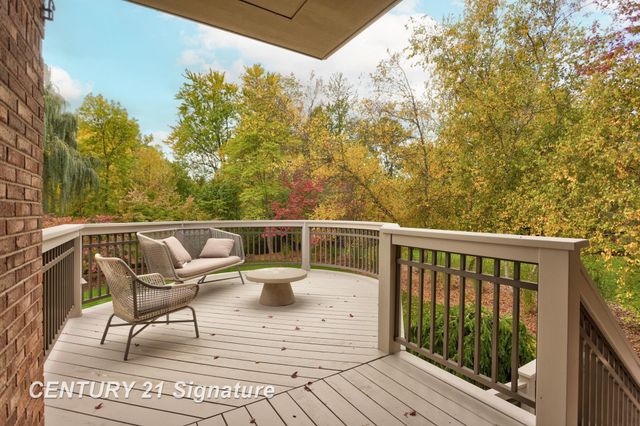 21 Sawmill Creek Trail, Saginaw Twp, MI 48603