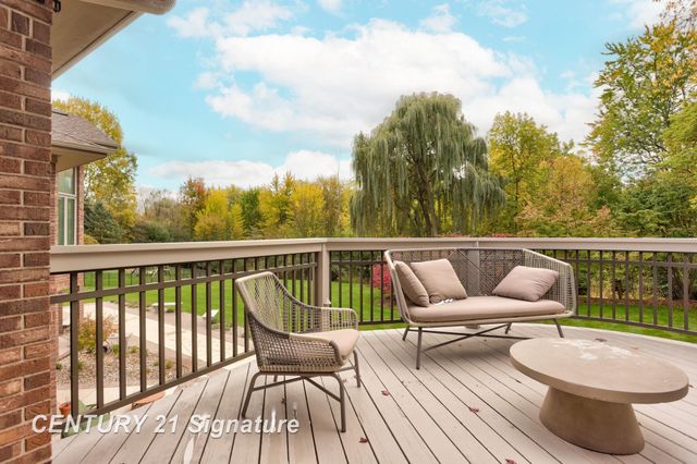 21 Sawmill Creek Trail, Saginaw Twp, MI 48603