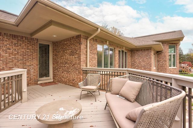 21 Sawmill Creek Trail, Saginaw Twp, MI 48603