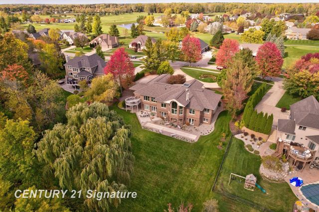 21 Sawmill Creek Trail, Saginaw Twp, MI 48603