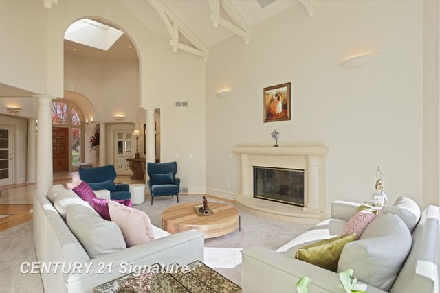 21 Sawmill Creek Trail, Saginaw Twp, MI 48603