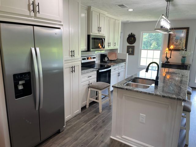 210 CHARLESTON LN, Adamsville, TN 38310