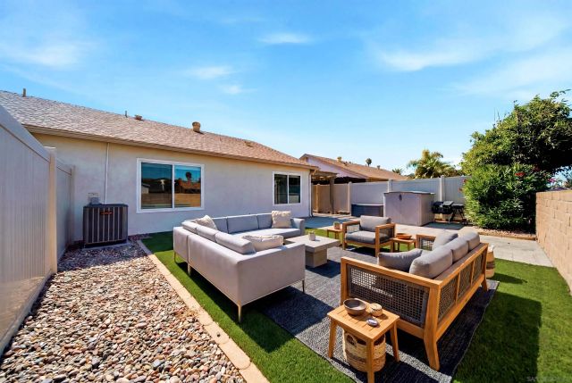 10979 Via Abaca, San Diego, CA 92126