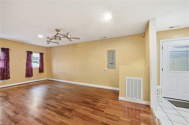 606 Orangewood DR, Virginia Beach, VA 23453