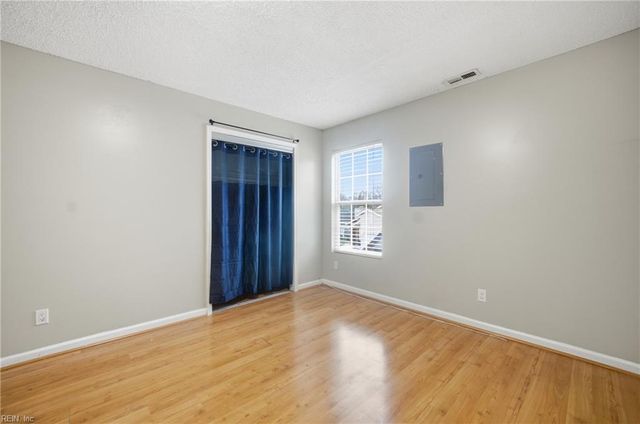 606 Orangewood DR, Virginia Beach, VA 23453