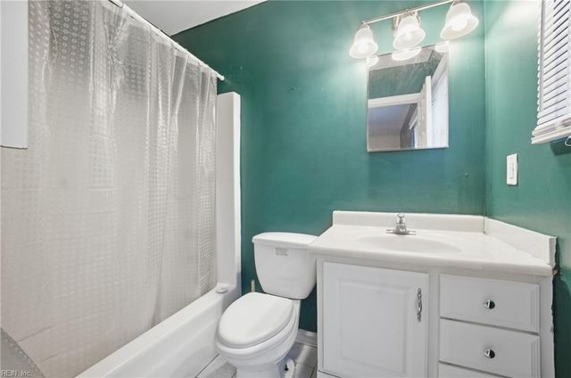 606 Orangewood DR, Virginia Beach, VA 23453