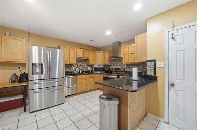 606 Orangewood DR, Virginia Beach, VA 23453