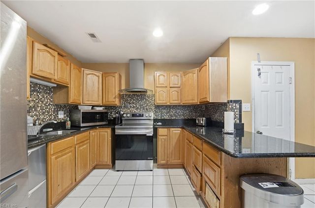 606 Orangewood DR, Virginia Beach, VA 23453