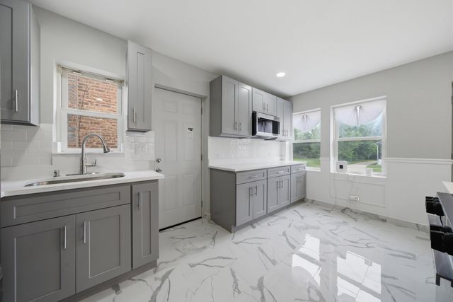 433 W 100TH Street, Chicago, IL 60628