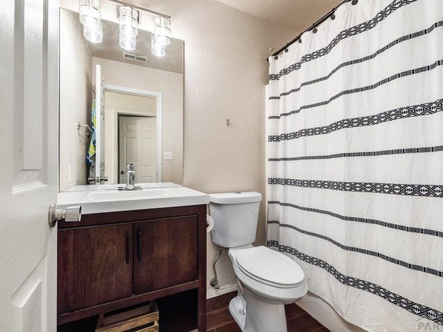 3 Thames Ct, Pueblo, CO 81005