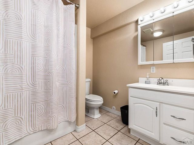 3 Thames Ct, Pueblo, CO 81005