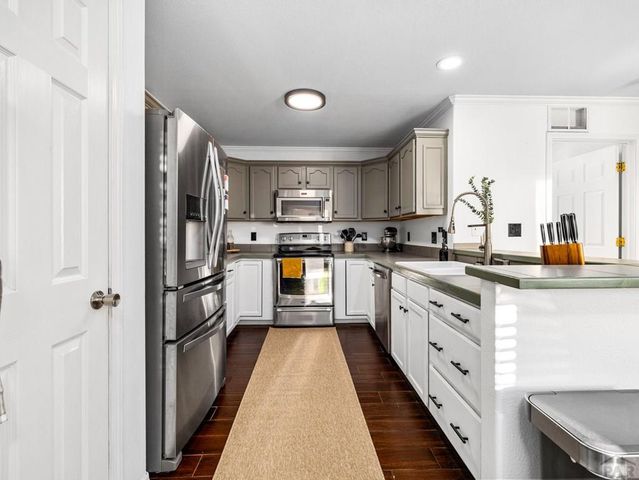 3 Thames Ct, Pueblo, CO 81005