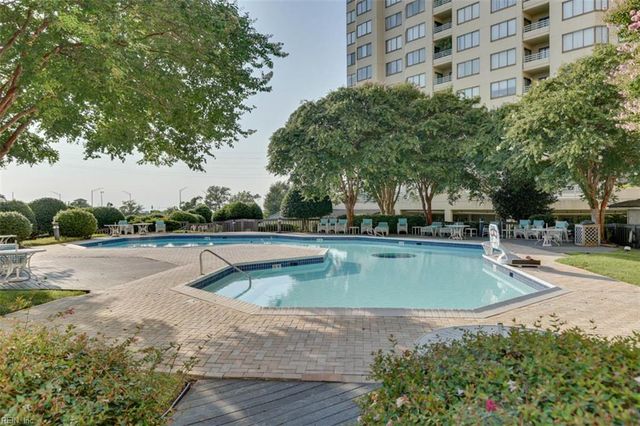 7501 River Rd Apt 9E, Newport News, VA 23607