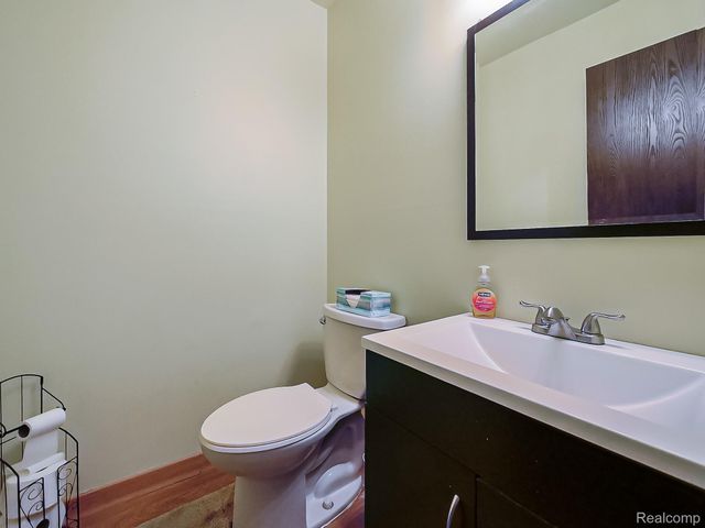 38131 Chatham Court, Sterling Heights, MI 48310