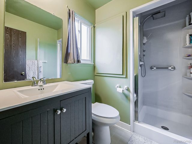 38131 Chatham Court, Sterling Heights, MI 48310