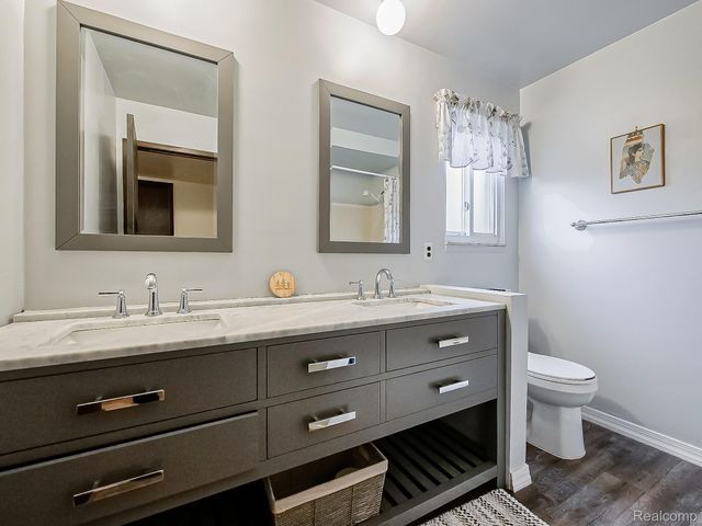 38131 Chatham Court, Sterling Heights, MI 48310