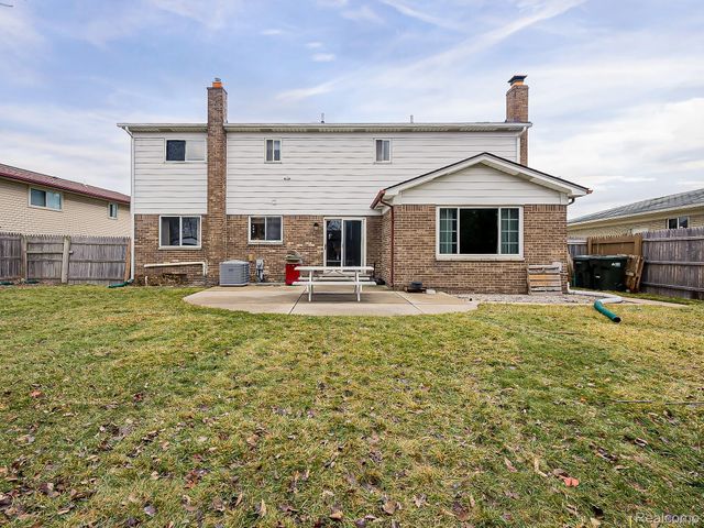 38131 Chatham Court, Sterling Heights, MI 48310