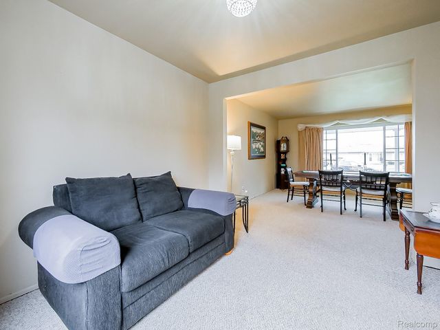 38131 Chatham Court, Sterling Heights, MI 48310