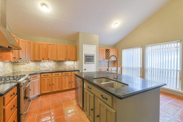 6103 Gallant Forest Drive, Houston, TX 77088