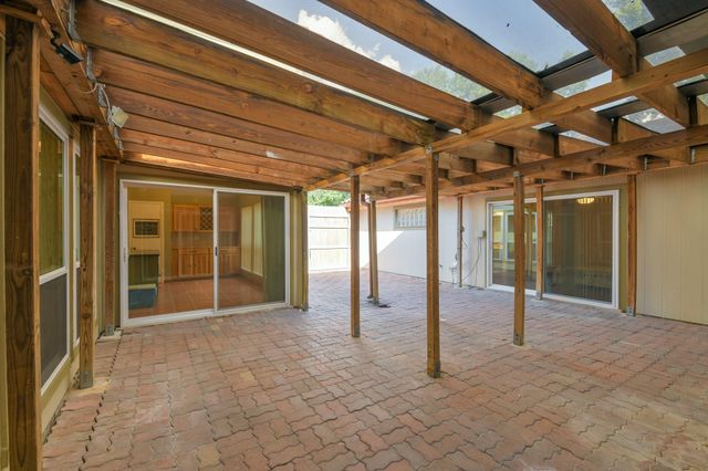 6103 Gallant Forest Drive, Houston, TX 77088