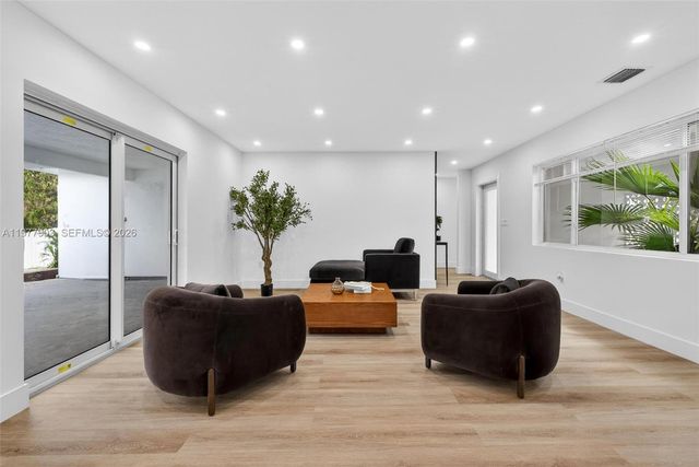 6621 Ficus Dr, Miramar, FL 33023