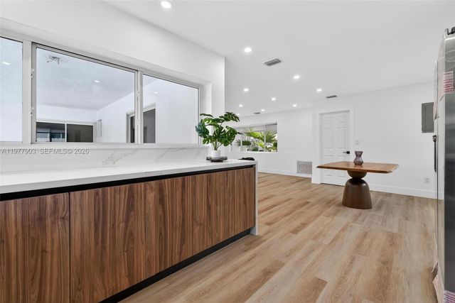 6621 Ficus Dr, Miramar, FL 33023