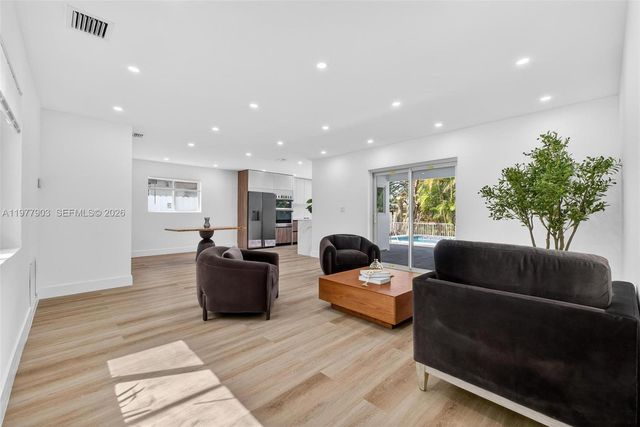 6621 Ficus Dr, Miramar, FL 33023