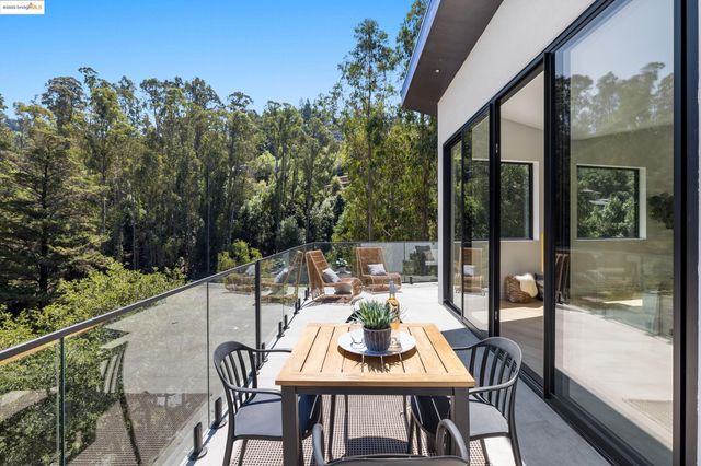 7260 Woodrow Drive, Oakland, CA 94611