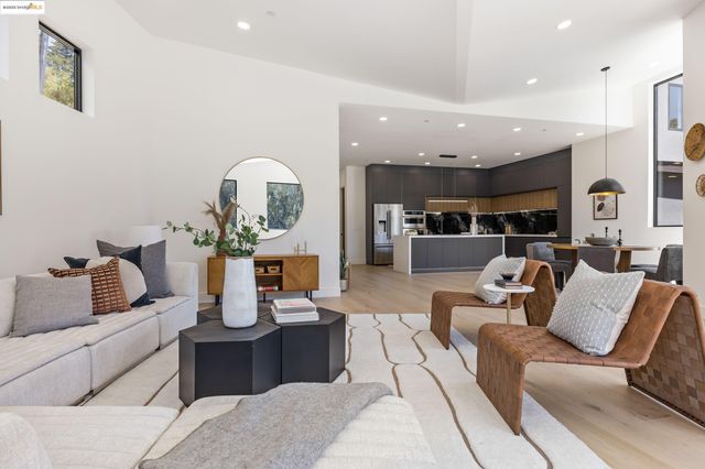 7260 Woodrow Drive, Oakland, CA 94611