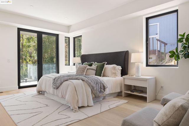 7260 Woodrow Drive, Oakland, CA 94611