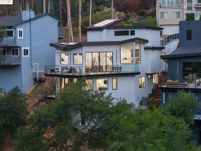 7260 Woodrow Drive, Oakland, CA 94611