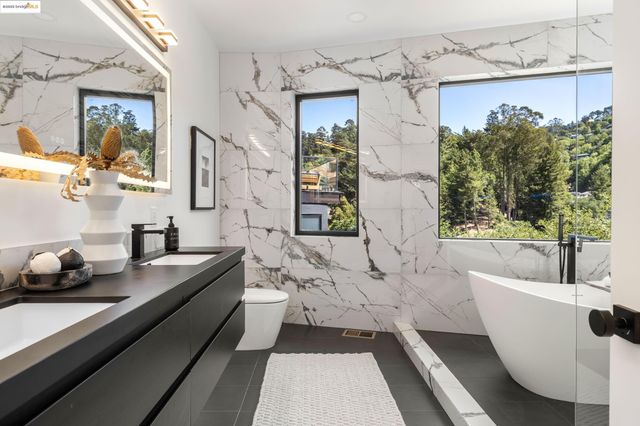 7260 Woodrow Drive, Oakland, CA 94611