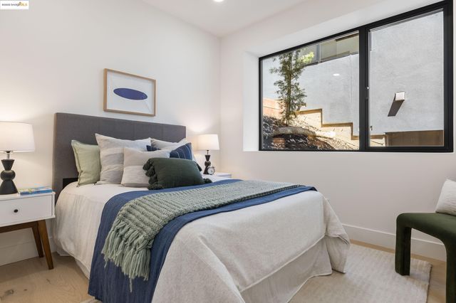 7260 Woodrow Drive, Oakland, CA 94611