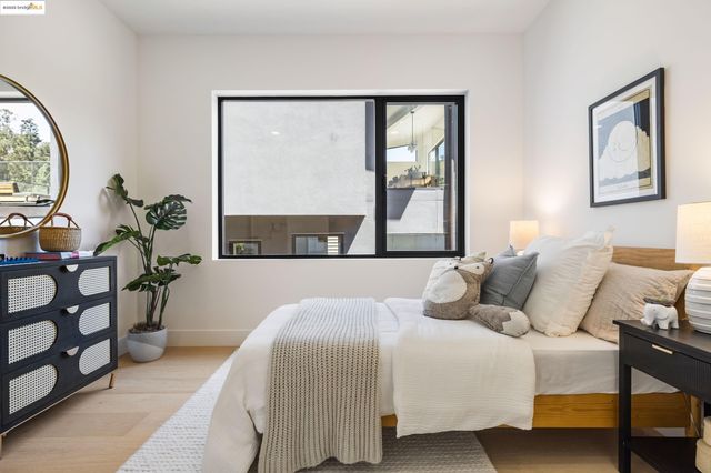 7260 Woodrow Drive, Oakland, CA 94611