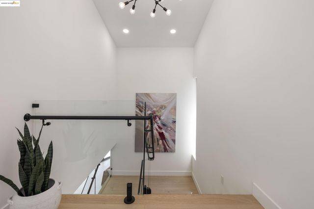 7260 Woodrow Drive, Oakland, CA 94611