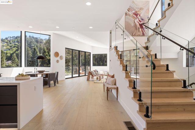 7260 Woodrow Drive, Oakland, CA 94611