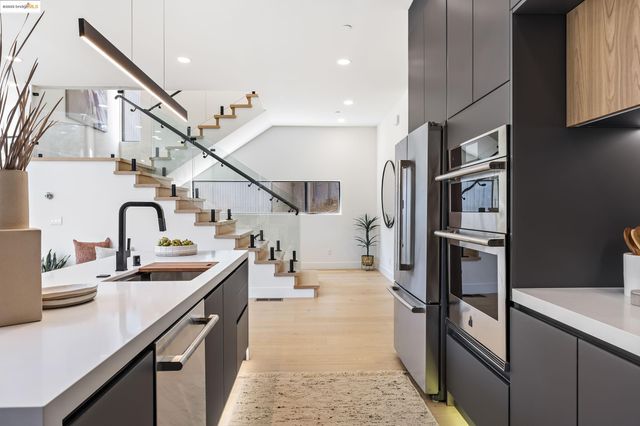 7260 Woodrow Drive, Oakland, CA 94611